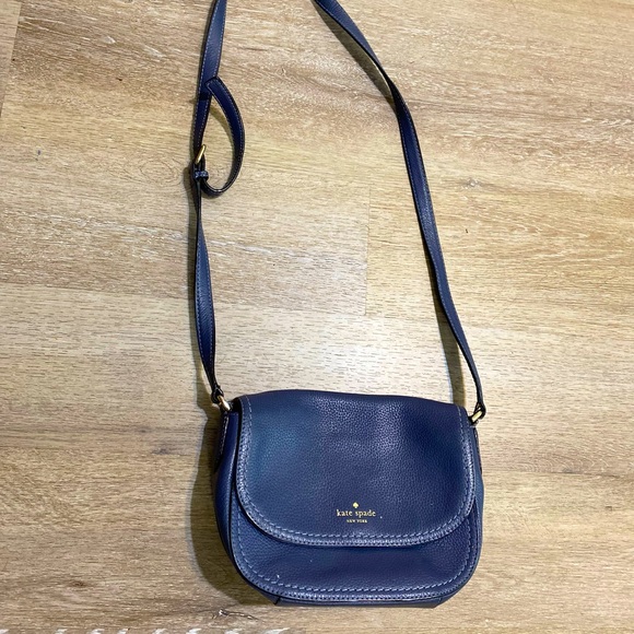 kate spade Handbags - Kate Spade navy blue crossbody purse